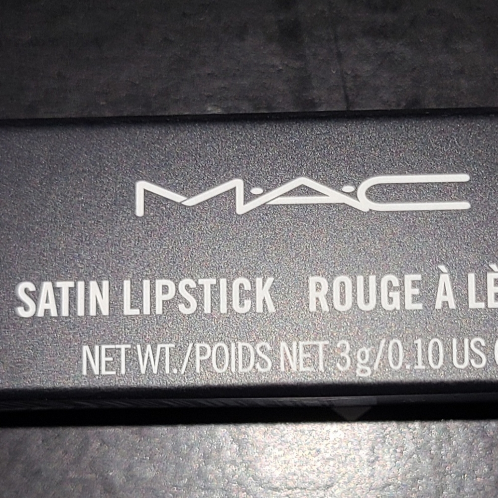 Makeup bundle. - Picture 4 of 7
